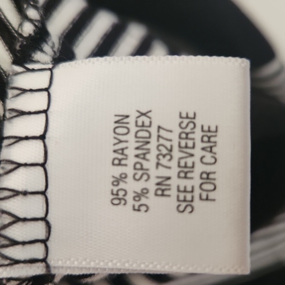 Women's blouse - Picture 6 of 8